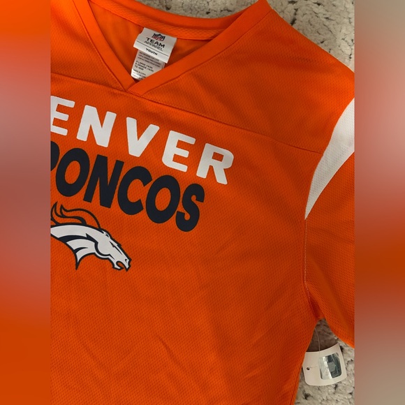 NFL Team Apparel Orange Denver Broncos Football T-Shirt Youth Sz: XL (18 / 20) - Picture 2 of 3